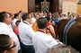 Oración y canto ante la Parroquia de San Antonio de Padua